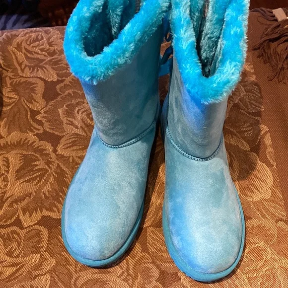 NWOB Hot Tomato suede boots size 8 - Picture 1 of 5